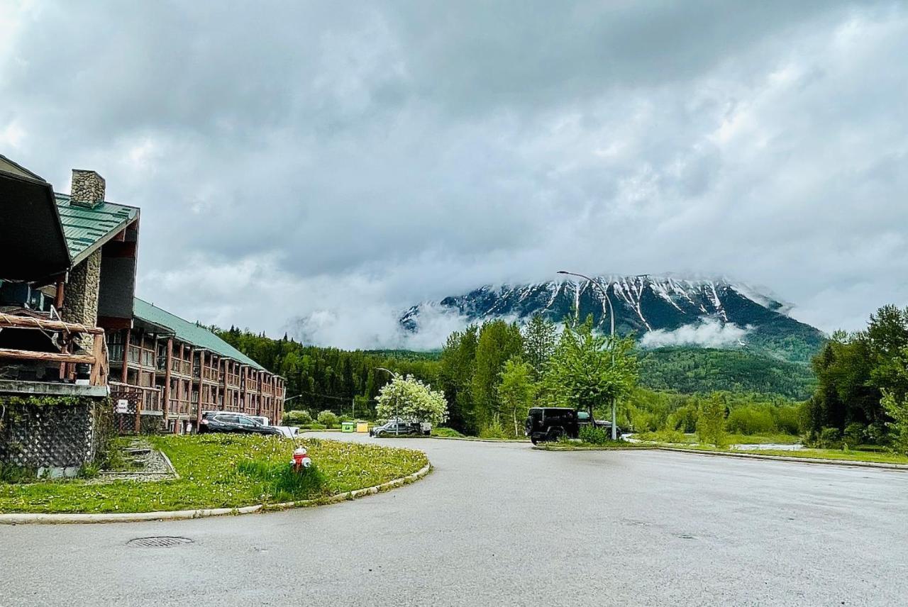 Fernie Stanford Resort エクステリア 写真